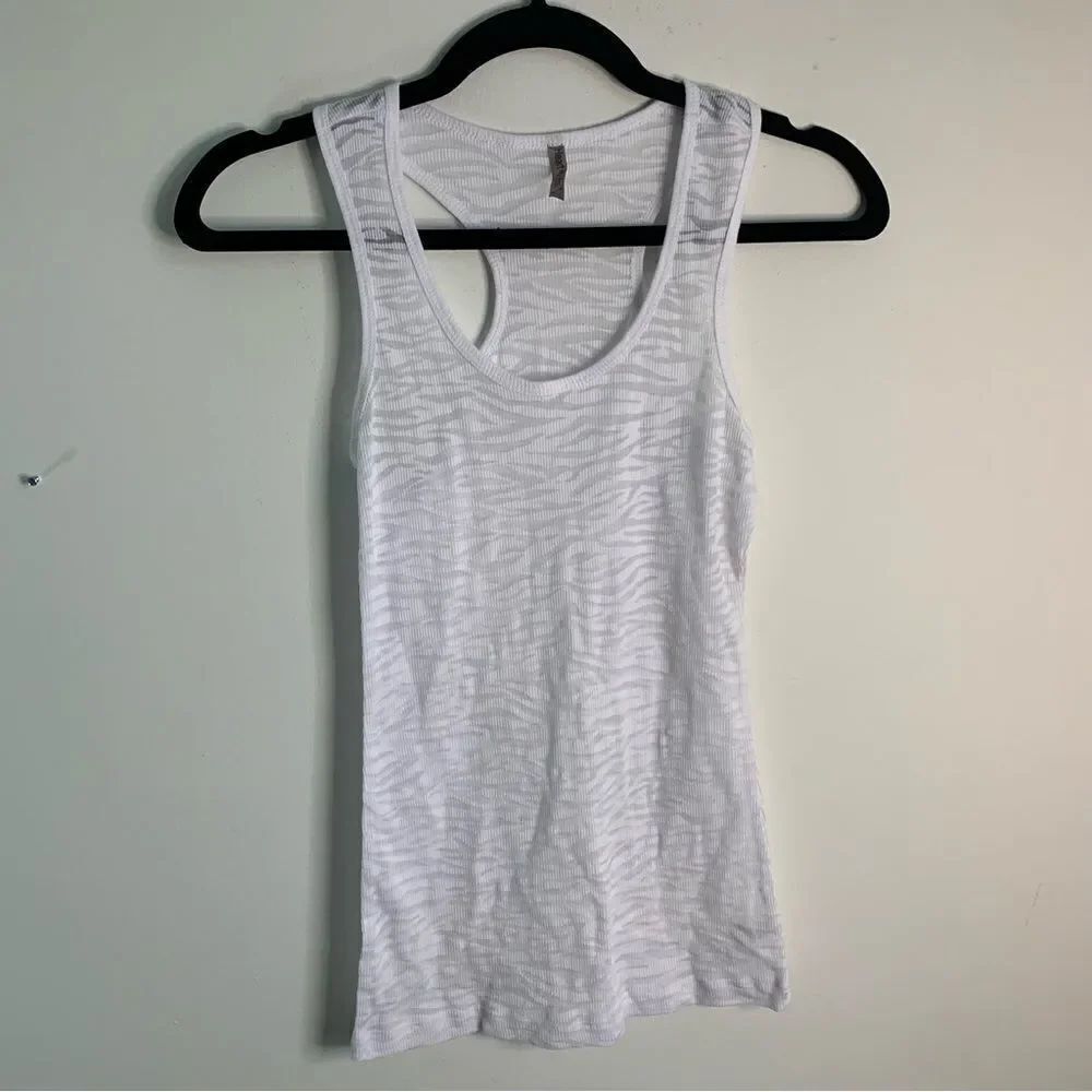 Hearts and Hips White Sheer Zebra Print Ribbed Tank Top Size Large
